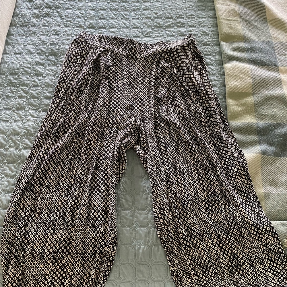 Garnet Hill Black and White Geometric Pants